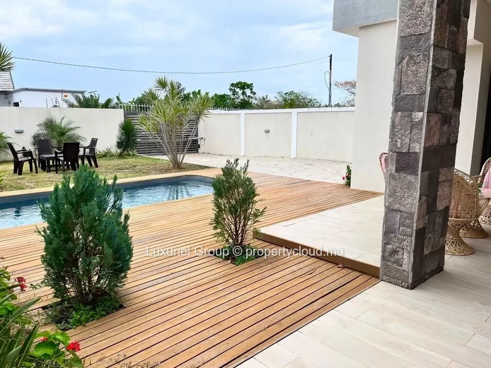 Contemporary House with Pool for Rent in Grand Baie