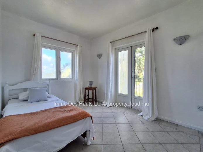 3 Bedroom Apartment fully furnished for long term rental Curepipe 