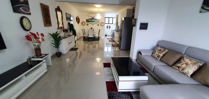 Appartement moderne & lumineux au deuxième étage à louer à Pereybère