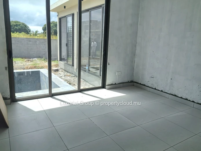 Maison contemporaine neuve avec piscine à Pereybere