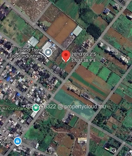Terrain à vendre de 26 perches à Circonstance, Moka – Emplacement de choix pour votre prochain investissement !