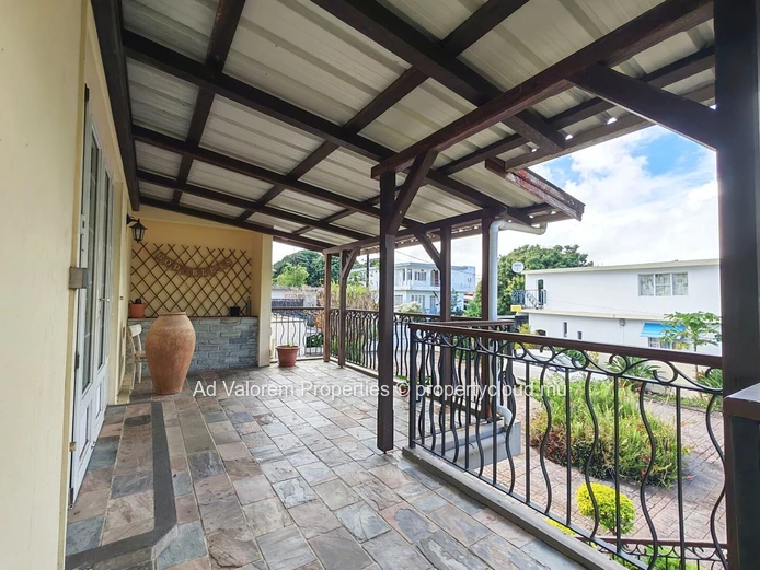 FOR SALE: Spacious 197 m² Duplex with Private Garden in Vacoas!