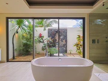 5 Bedroom Villa