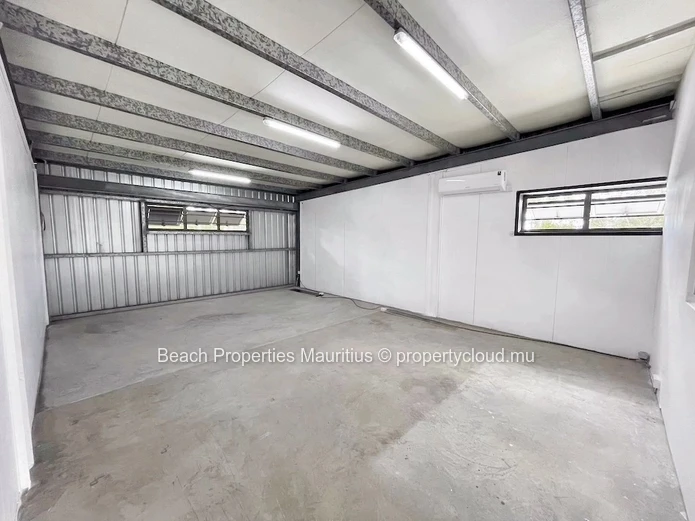 Bright 75m² Office with AC & Parking in Tamarin
