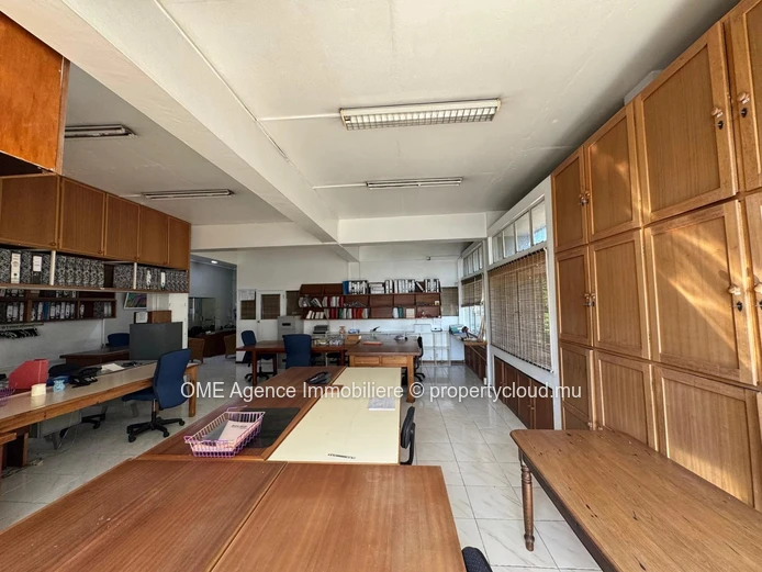 À vendre – Bureau de 165 m² – Quatre Bornes