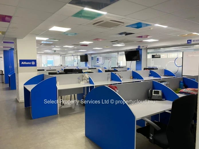 Espaces de bureaux meublés  à louer à Ebène
