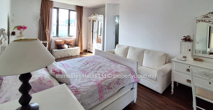 Appartement de 4 chambres meublé en vente Curepipe 