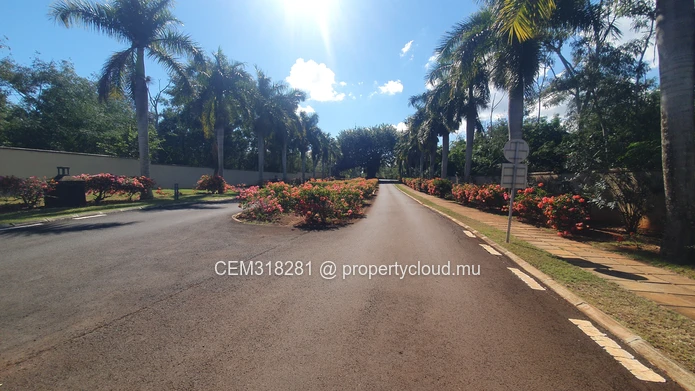 8.33 Perches Residential Land for Sale – Royal Park, Balaclava 