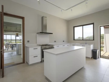 4 Bedroom Villa