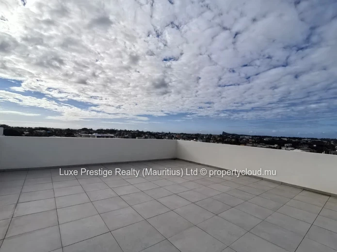 Penthouse de Luxe de 2 Chambres à Vendre à Pereybère, Île Maurice | Terrasse Rooftop Privative de 55 m² | Propriété P...
