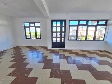6 Bedroom House