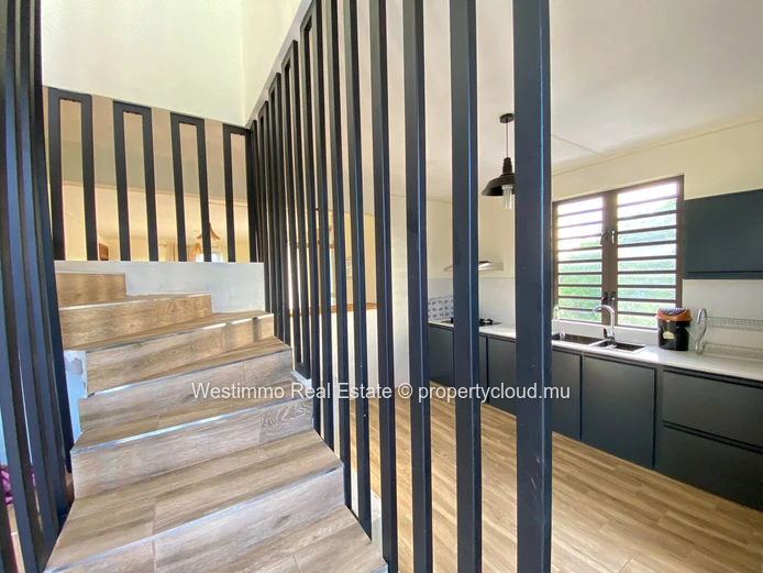 Modern 3-bedroom apartment for rent in the heart of Pereybere