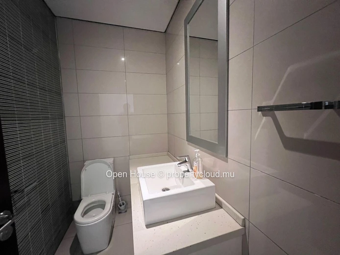 Appartement de deux chambres en suite au coeur de la croisette à Grand Baie. Piscine.