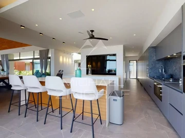 5 Bedroom Villa