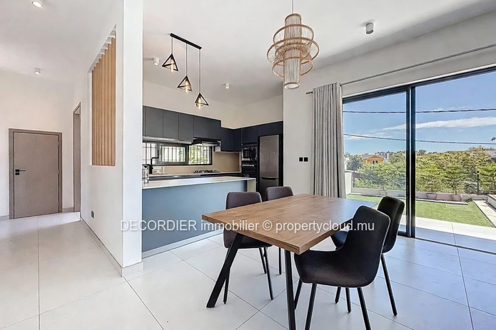 Maison moderne proche de la plage