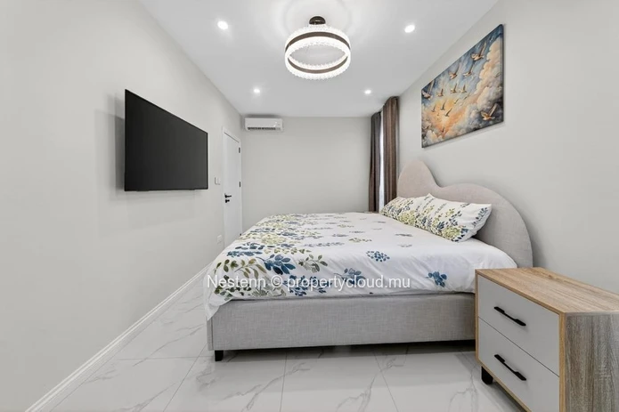 Sleek 3 en-suite bedroom villa 