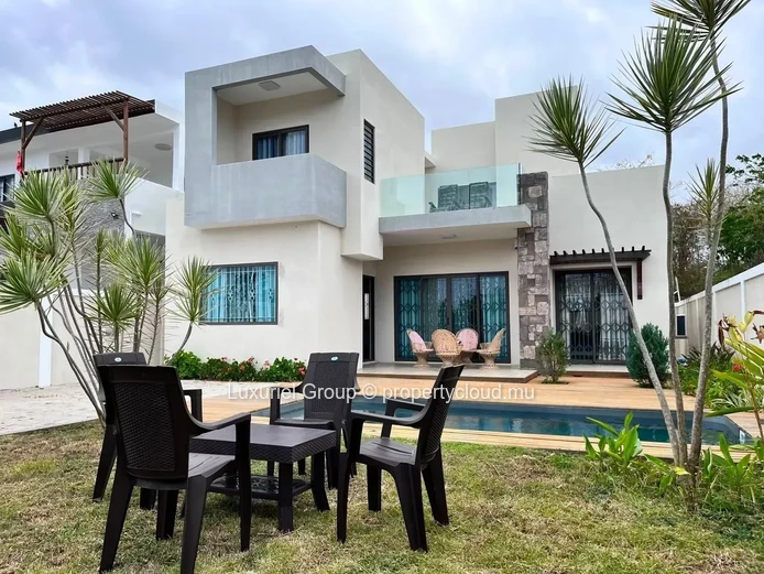 Contemporary House with Pool for Rent in Grand Baie