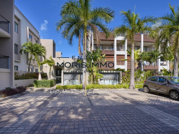 Stunning furnished penthouse with pool in Cap Malheureux