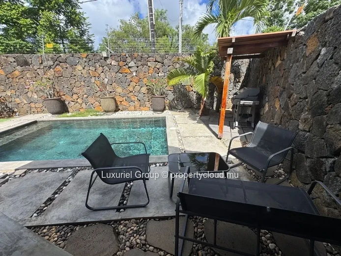 Balinese-Style Charming Villa – Private Pool and Tropical Setting