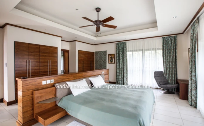 Villa d'exception à Anahita Golf and Resort, vue imprenable sur le golf et l'océan