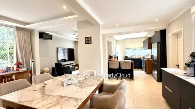 Houses / Villas - 4 bedrooms - Beau Bassin