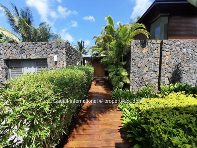 Luxury Rental at Anahita: Magnificent 5-Suite Villa, Private Pool & Golf View