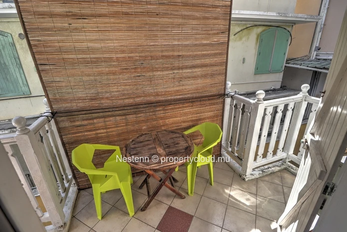 Bright studio steps from the beach