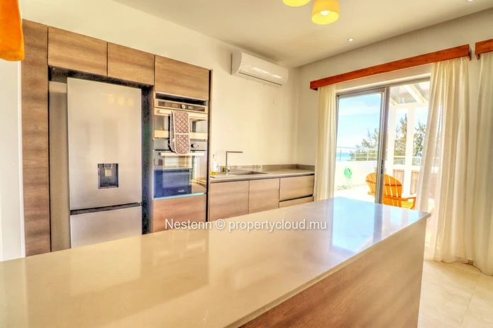 Spacious 3 bedroom penthouse with sea views.