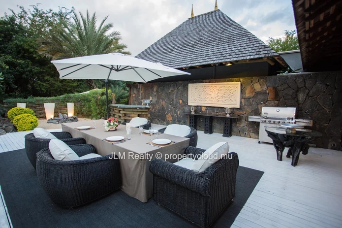 Luxury villa for sale with access to golf and beach club in Tamarin, Mauritius
