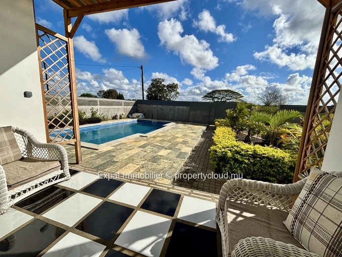 3-Bedroom Flat Overlooking The Garden And Swimming Pool – Near Azuri