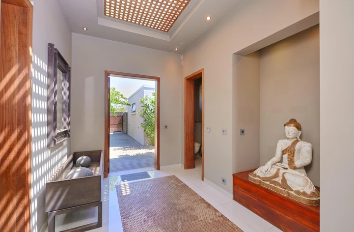 Très Belle Villa De 5 Chambres Sur Grand Terrain De 1 150 M² A Grand Baie – Ile Maurice
