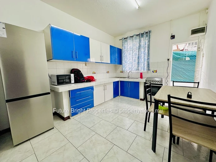 Une maison où espace et confort se rencontrent à Roches Brunes