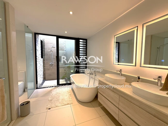 4 Bedroom Villa | Garden And Pool | Pds | Pereybere | Accessible To Foreigners | Usd