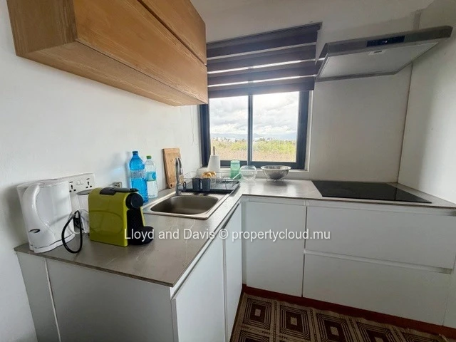 2-Bedroom Apartment with Rooftop and Sea Views Near Cascavelle