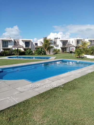 À LOUER : Superbe Duplex Entièrement Rénové avec Climatisation et Accès Piscines - Proche Goodlands