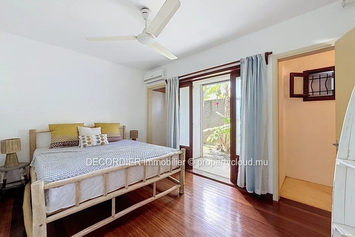 A Spacious House with a Swimming Pool in Saint-Antoine