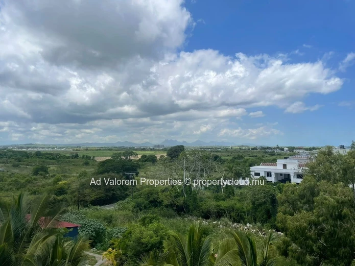 À vendre – Penthouse lumineux avec vue panoramique à Grand Baie !