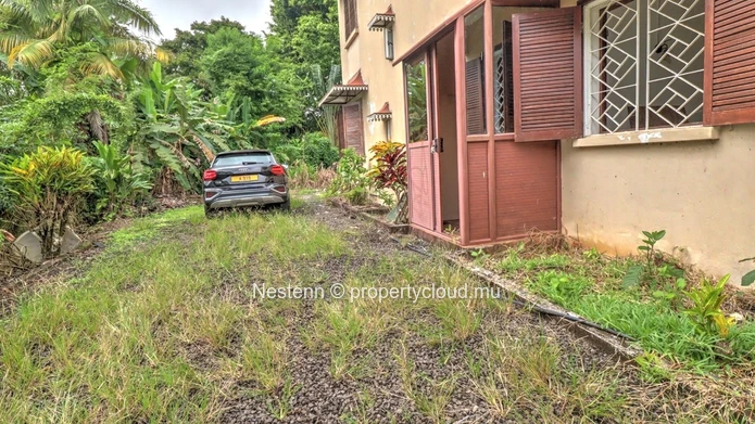 Traditional single-storey villa with 4 bedrooms