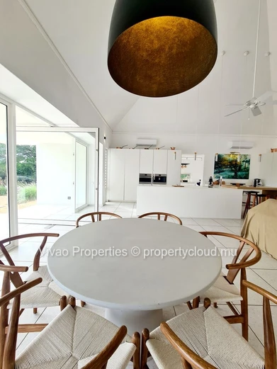Villa Luxe Côte Ouest - Rs 80M - Piscine Infinie sur Deck - 3+ Chambres - Terrasse Réception - Morcellement Sécurisé