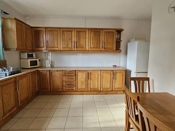 Tranquil Coastal Living: Charming home in peaceful area