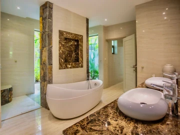 8 Bedroom Villa