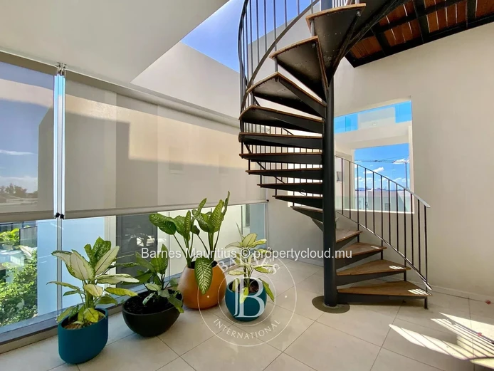 POINTE AUX CANONNIERS - Penthouse with lagoon view - 3 bedrooms