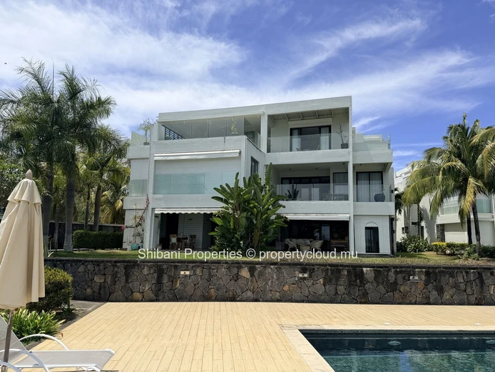 Penthouse de 384 m² à vendre à Péreybère avec 3 chambres