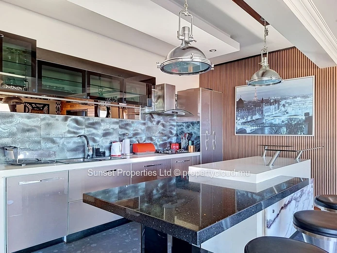 Penthouse | 3 Bedrooms | Sea & Mountain Views