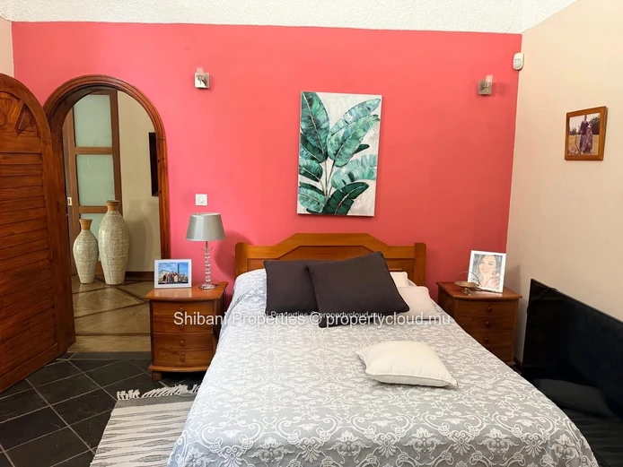 Magnifique Maison à Vendre – Rivière Noire