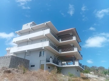 5 Bedroom Apartment