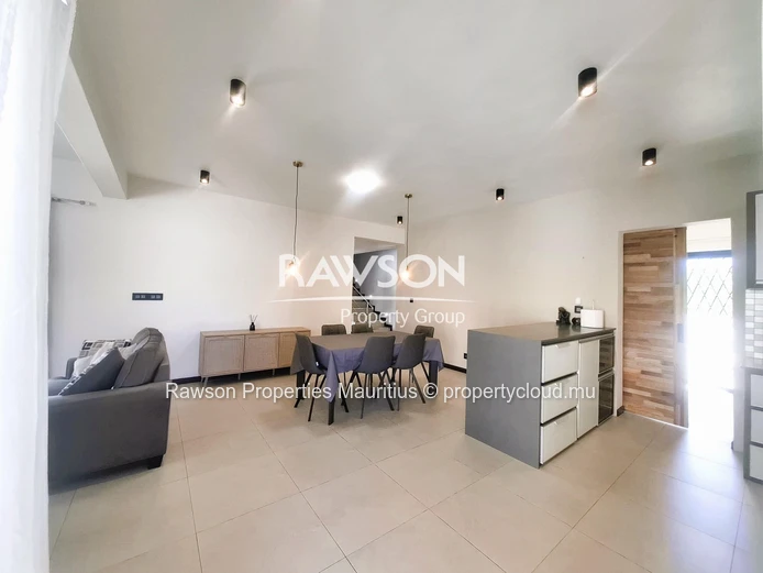 A Vendre : Villa Moderne De 4 Chambres -  Trou Aux Biches 