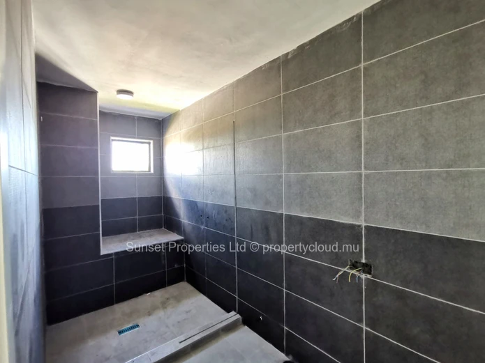 Penthouse with breathtaking views of the lagoon. Located only 100m from the beach