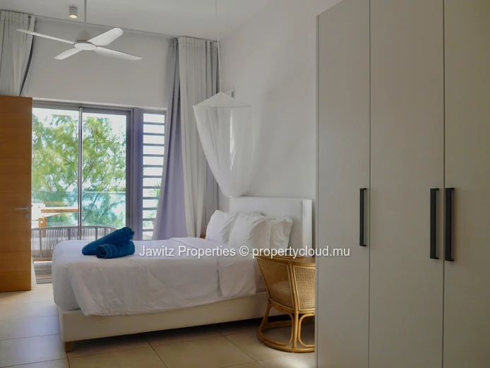 Beachfront Penthouse Grand Gaube - 3 bedrooms - 200sqm | Rs 180,000