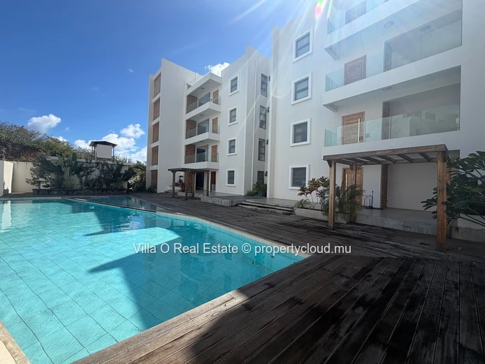 Close to the beach and amenities, beautiful spacious and bright apartment, on the first floor; 3 bedrooms, including ...